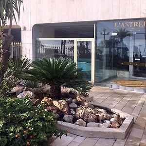 Beachfront On Promenade Des Appartement Nice